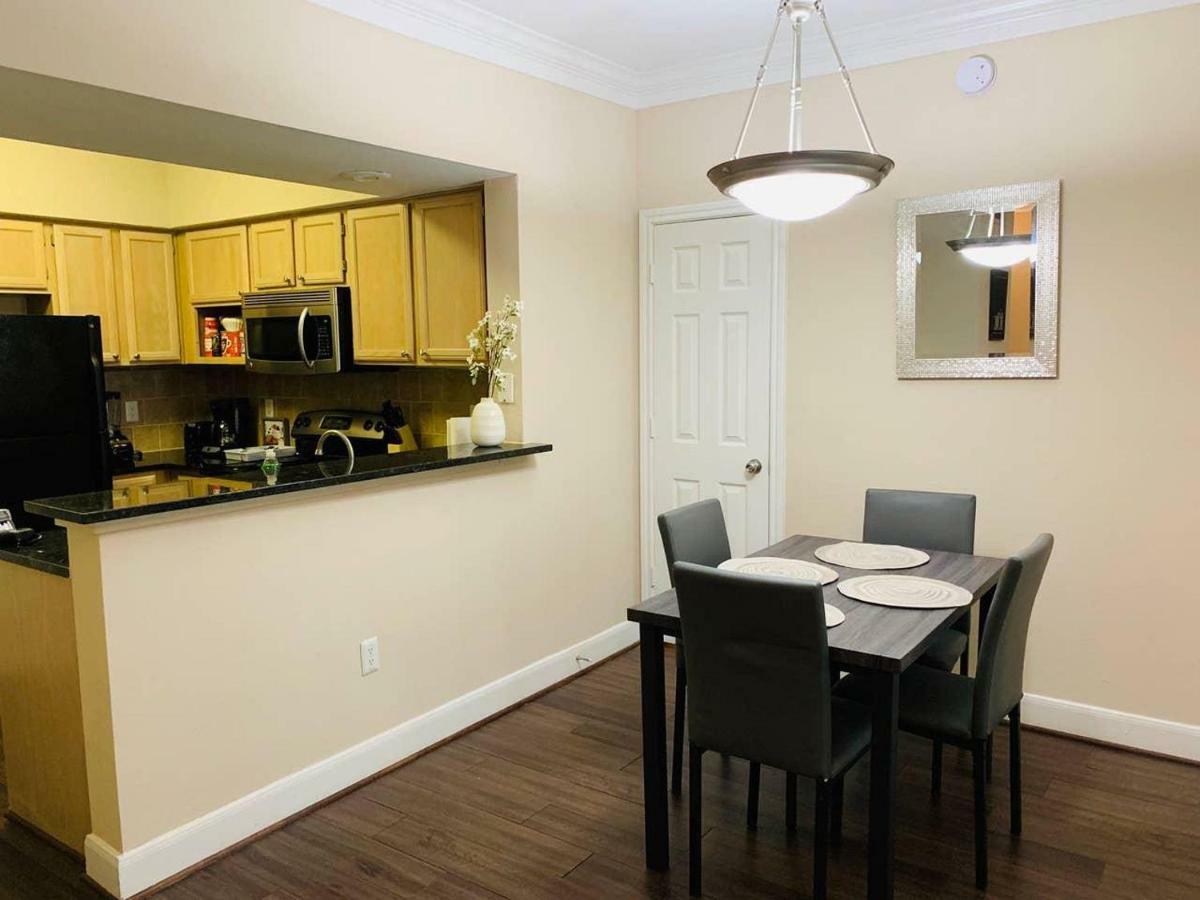 Cozy Home Near Med Center, Nrg, Galleria & Dtown Houston Exterior foto